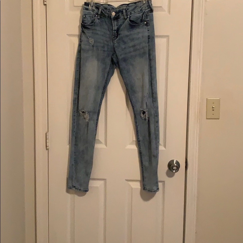 Refuge Size 6 Skinny Jeans